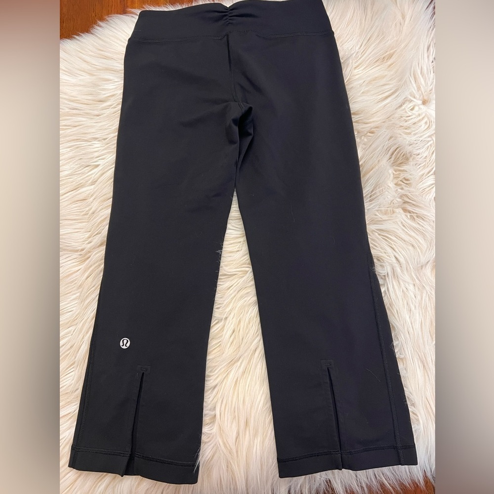 Lululemon Gather & Crow Crop – Size 2 - Picture 2 of 4
